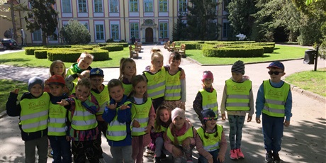 Powiększ grafikę: Dzieci w Parku Oliwskim