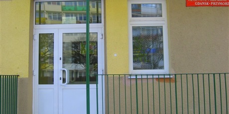 Drzwi wejściowe do przedszkola